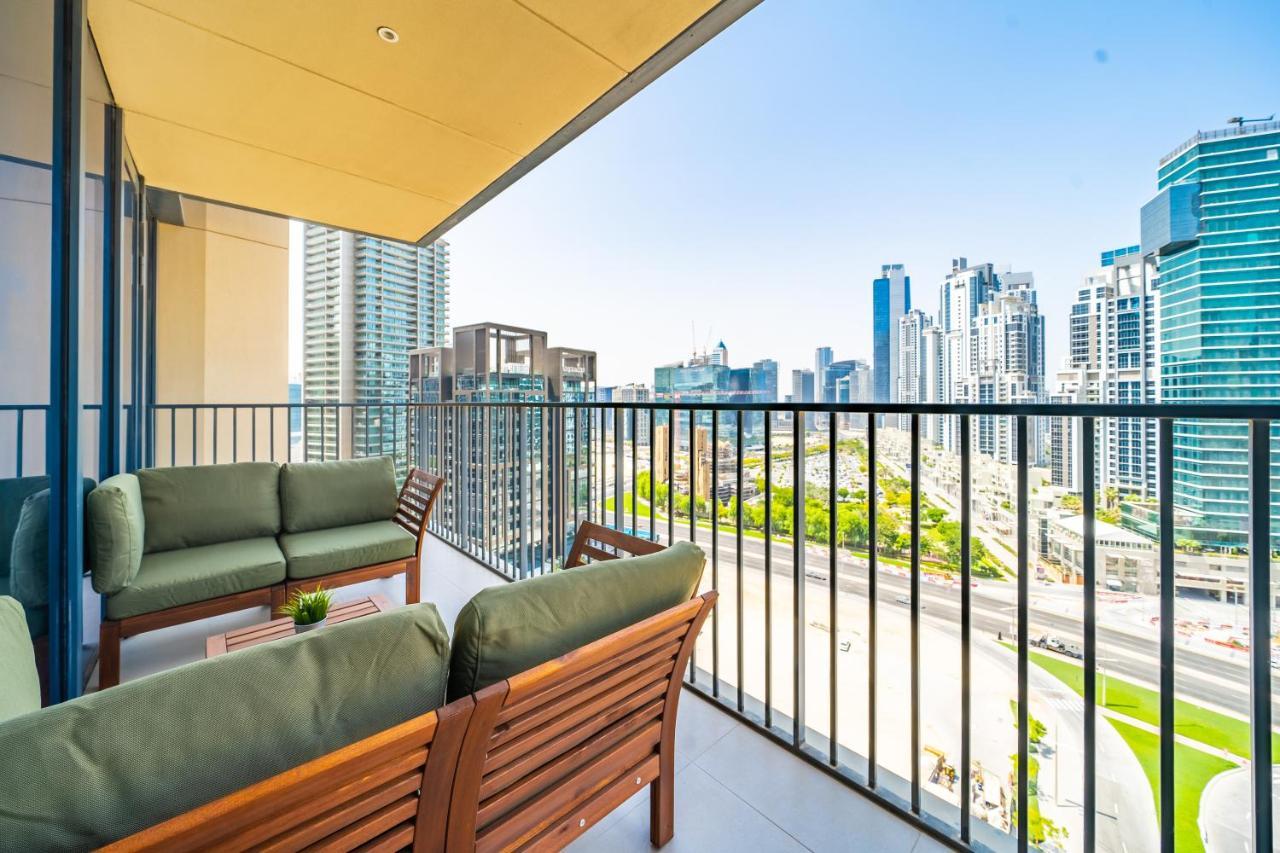 Incredible Views From This Classy Apt With Terrace Ντουμπάι Εξωτερικό φωτογραφία